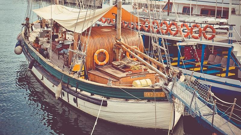 Electric Cars: Charging at Home vs Public Stations Compared